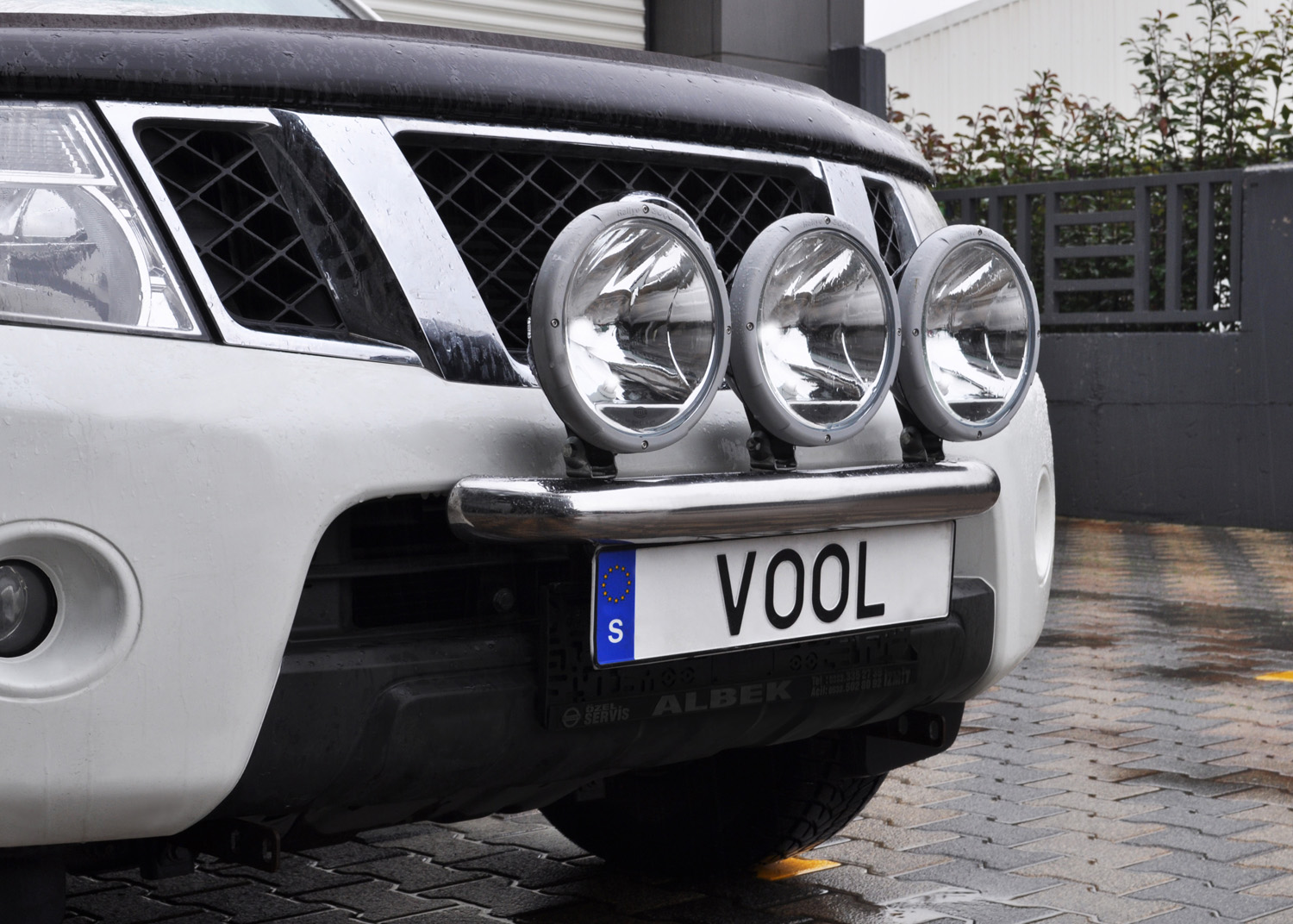 Nissan Navara Dimensions Bed Roole