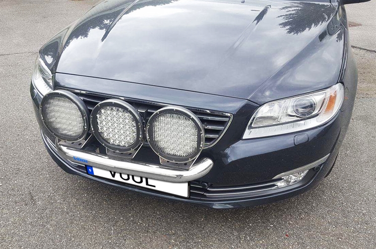 Auxillary Light Bracket, 3 lights and one LED Light Bar Package: 3 X LED Auxiliary Driving, w mounting parts V70 08