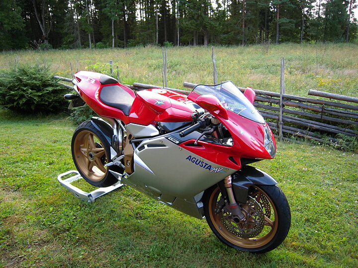 SuperClassics.com - MV Agusta F4 750 Serie Oro - 1999 (offer)