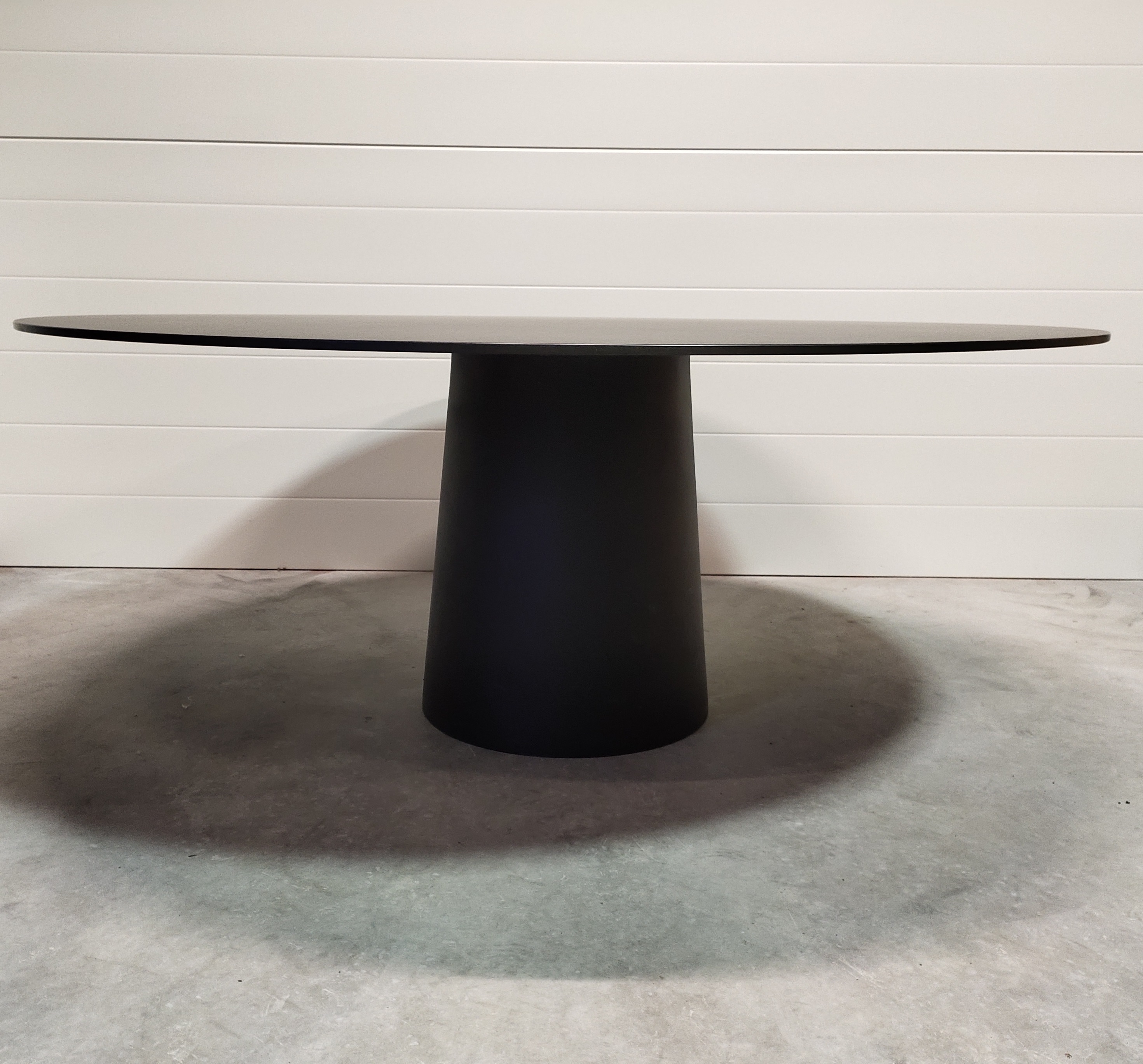 Ronde tafel, Moooi Container Table 180 cm Marcel Wanders AllForSale