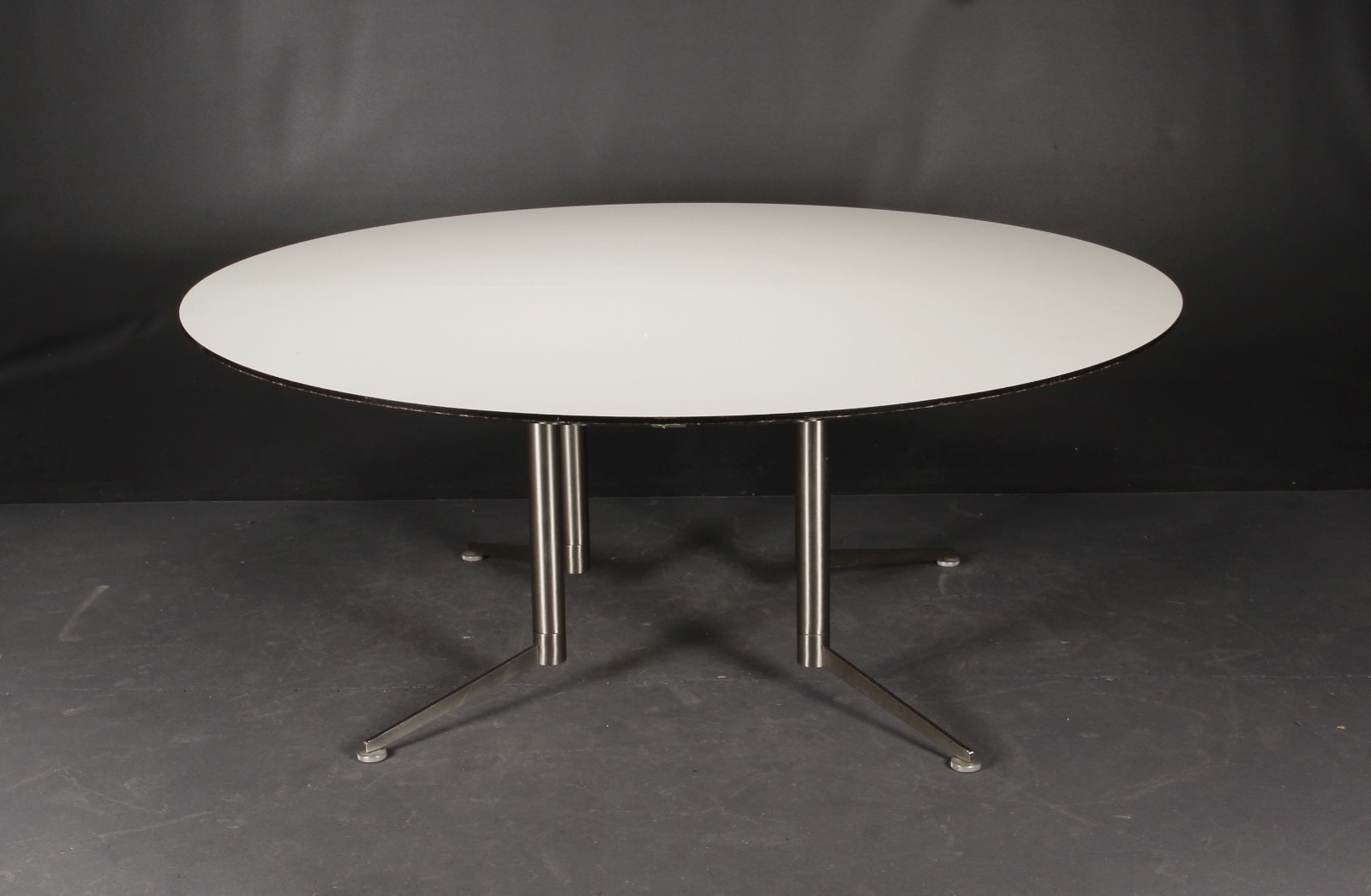 Ronde vergadertafel, Paustian Spinaltafel 180 cm Paul Leroy