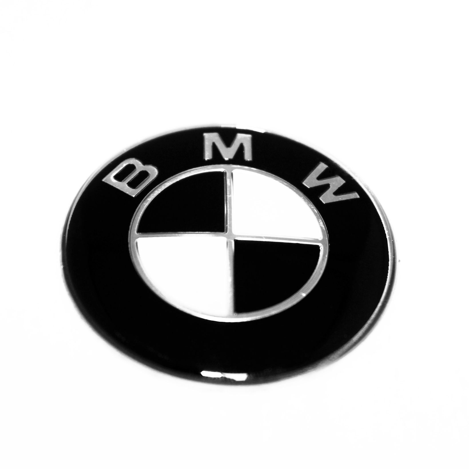 BMW emblem to steering wheel 45mm black / white - Car Accessories